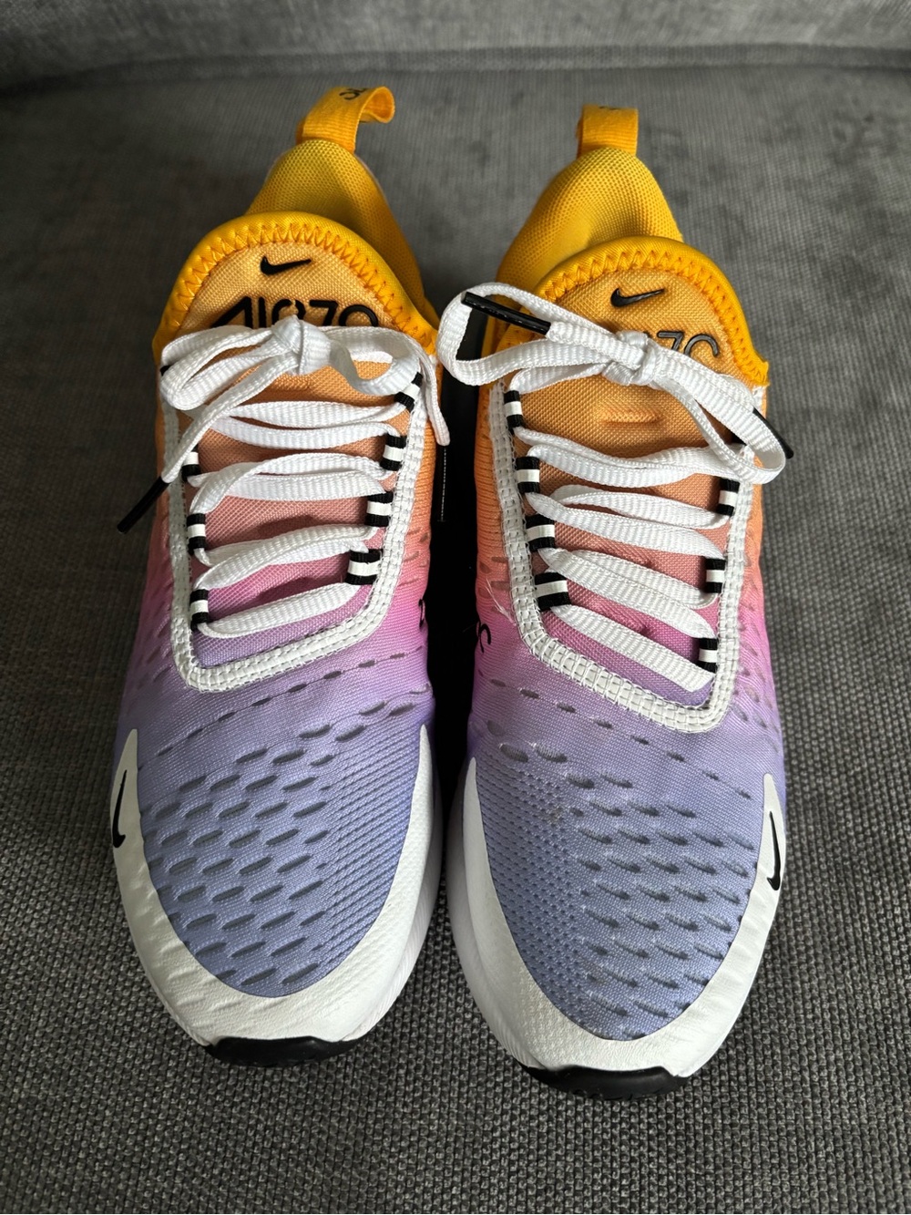 Nike 270